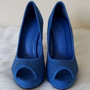 NWOT - Apt.9 Blue High Heels Size 7